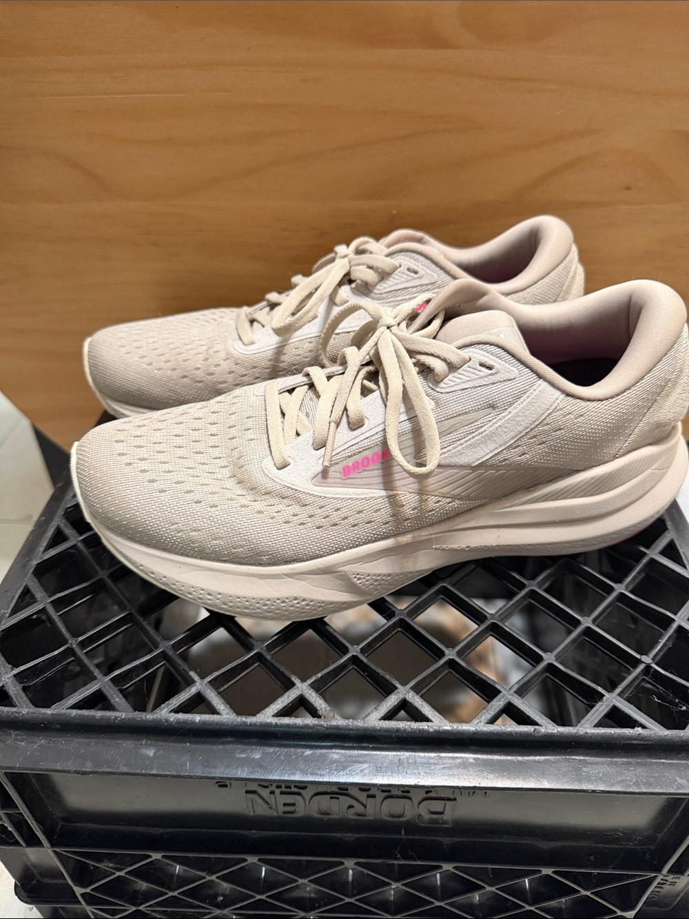 Brooks Adrenaline 24 GTS Women’s Size 9